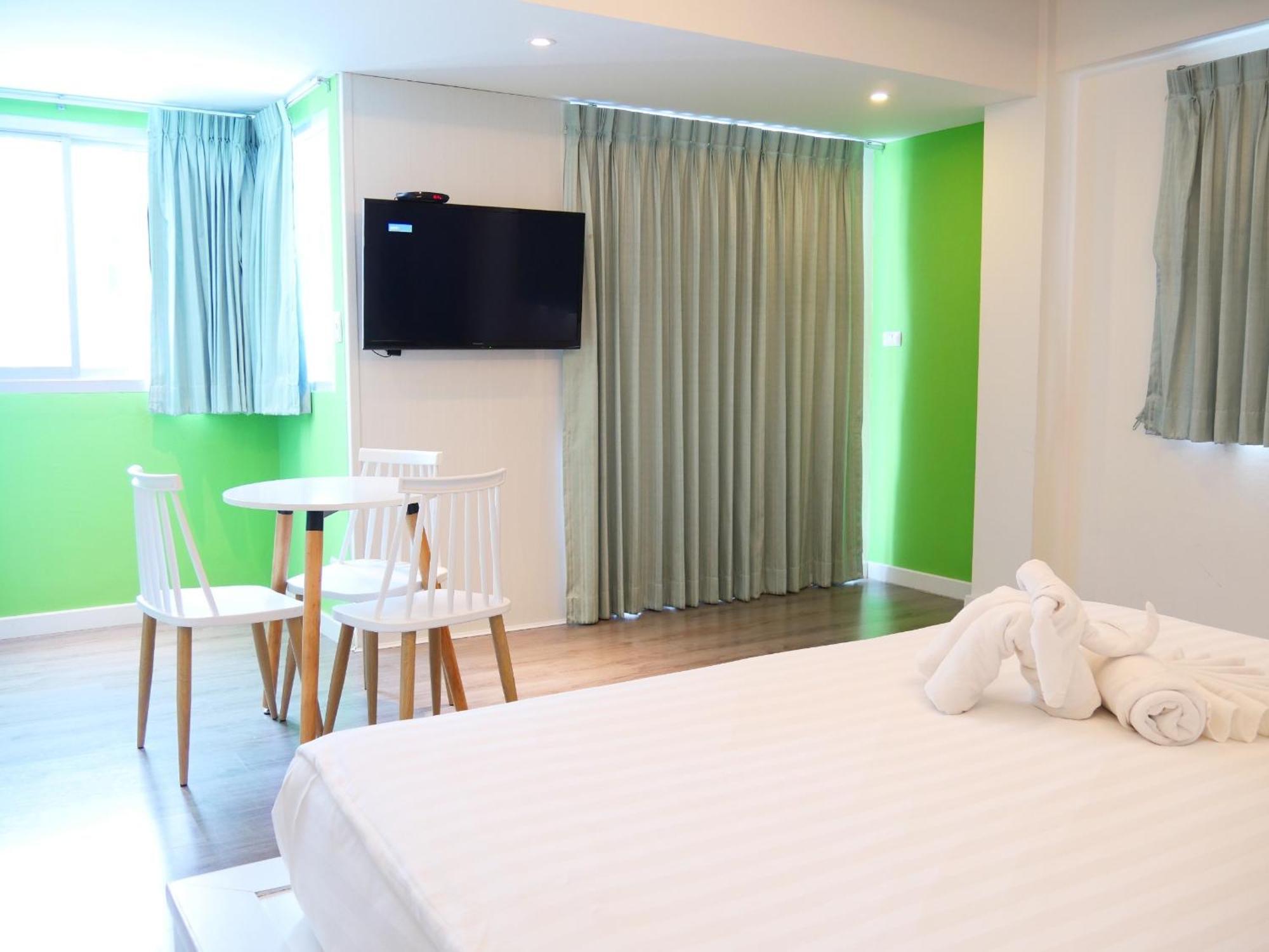 The Tint At Phuket Town - Sha Plus Bagian luar foto